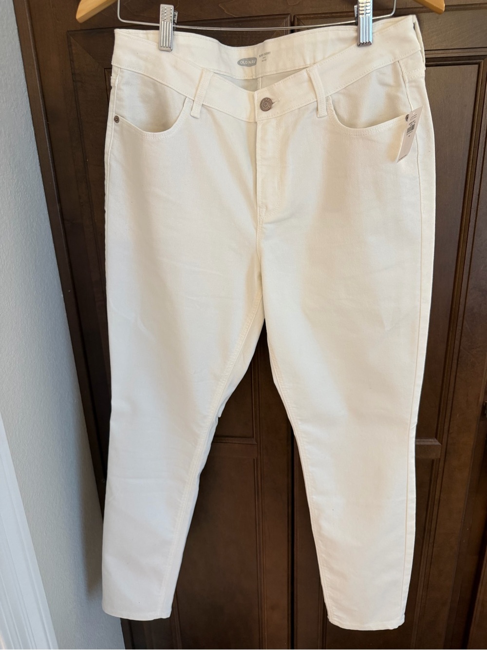 Old Navy Women's Skinny Jeans in Cream